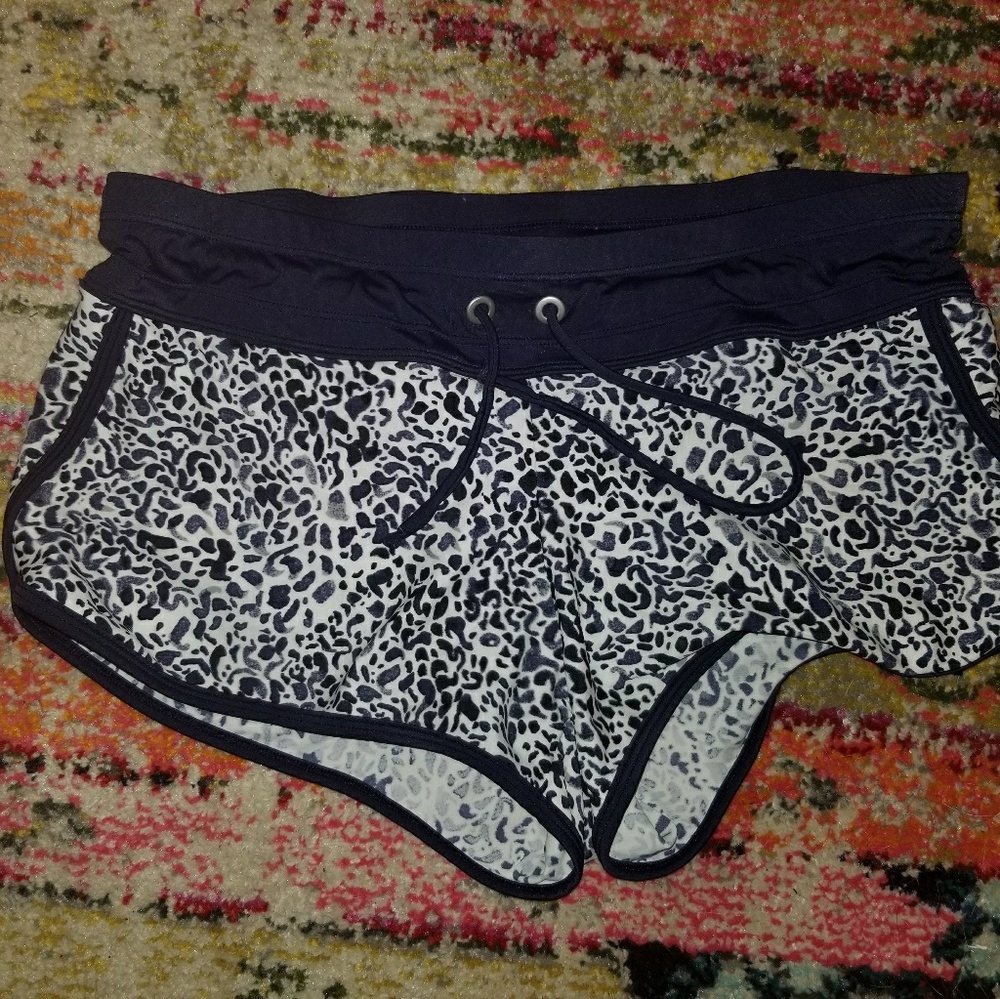 Athleta Kata swim shorts
